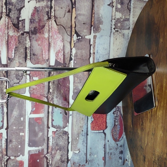 Tolblanc Paris Leather Convertible Clutch Bag - Picture 2 of 12